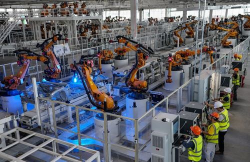 高能預(yù)警 恒大汽車基地實(shí)景首度曝光，前瞻設(shè)計(jì)引領(lǐng)行業(yè)新想象